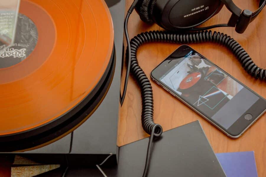 The smartphone and the turntable: one predicts, one remembers.